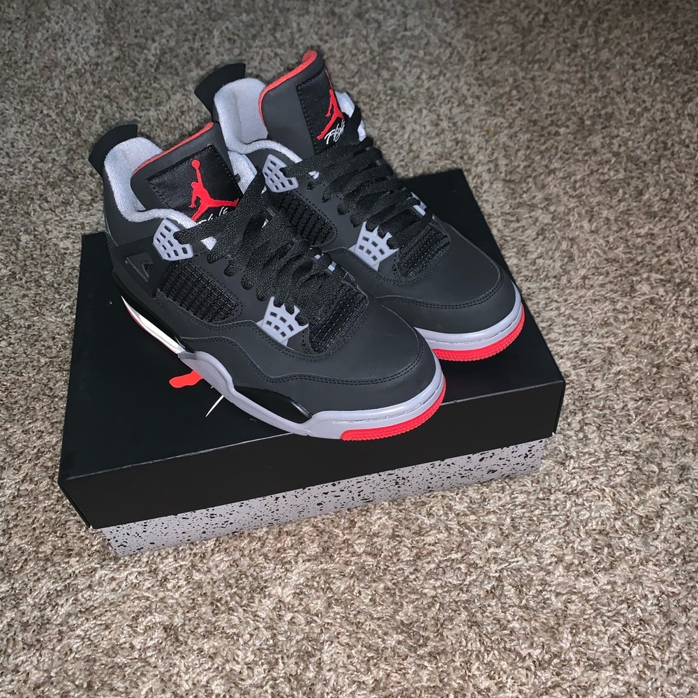 AIR JORDAN 4 RETRO